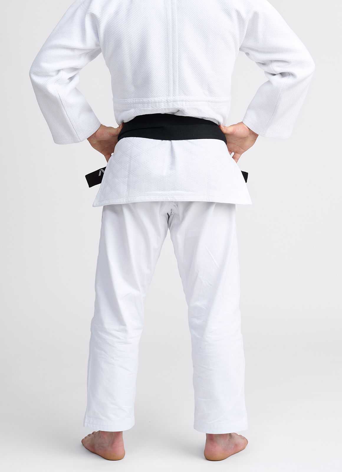 Кімоно для дзюдо ліцензійне IPPONGEAR, серія LEGEND 2 (IJF Approved), біле, розмір 150, Slim Fit (приталений крій) 6