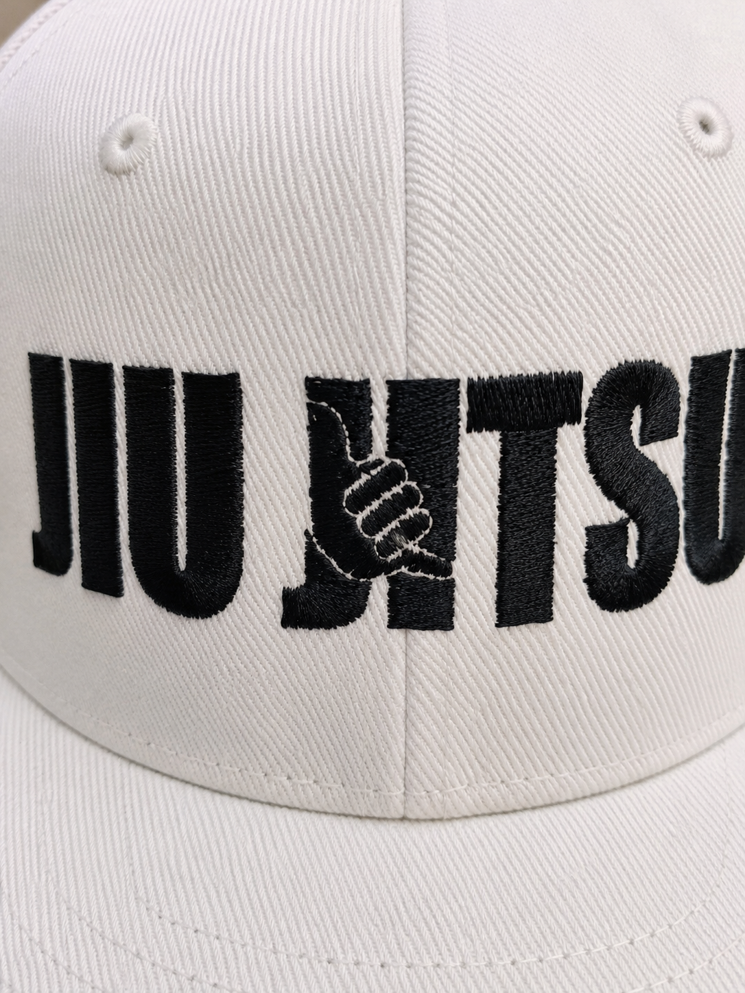 Біла бейсболка TM KINTAYO з вишивкою JIU JITSU/ДЖИУ ДЖИТСУ, з прямим козирком 5